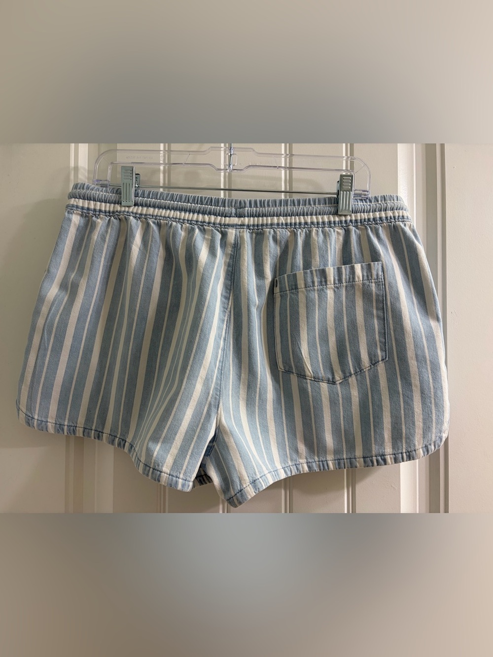 aerie Blue & White Striped Chambray Drawstring Beach Shorts L Coastal Casual - Picture 3 of 7